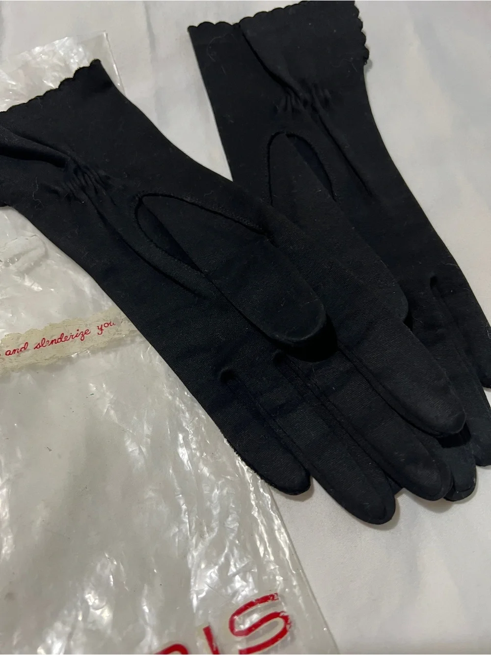 Vintage 50s-60s Aris Black Scalloped Sueded Cotton Gloves Size 6.5